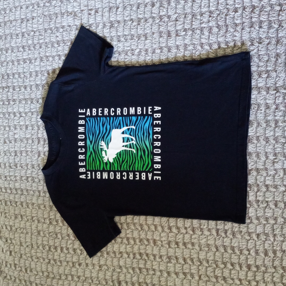 Boys Abercrombie size 9/10 t-shirt